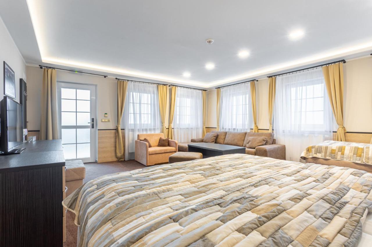 Hotel Vinarstvi U Kaplicky à Zaječí Extérieur photo