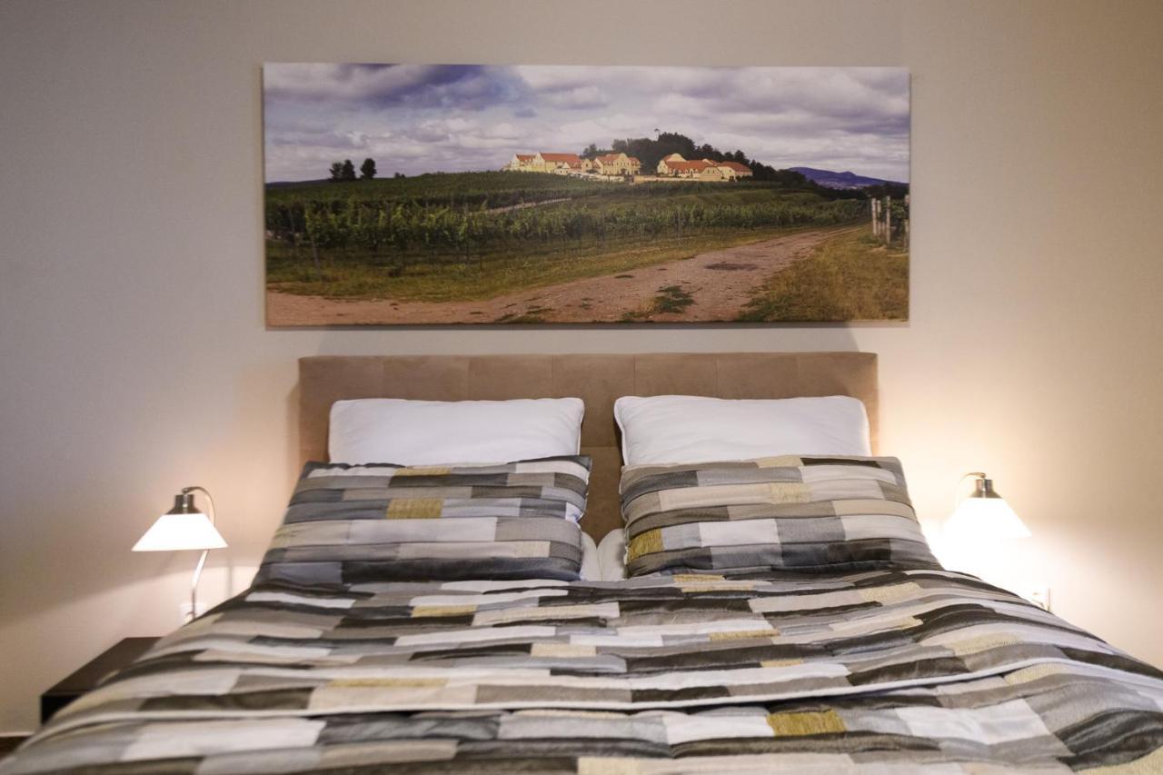 Hotel Vinarstvi U Kaplicky à Zaječí Extérieur photo