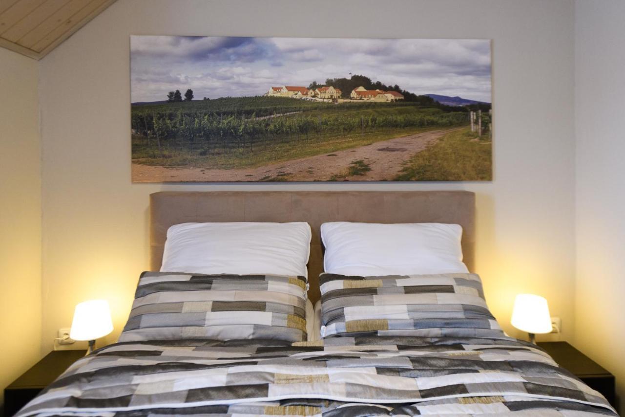 Hotel Vinarstvi U Kaplicky à Zaječí Extérieur photo
