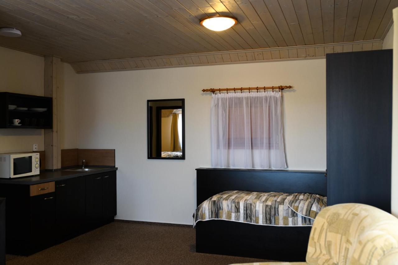 Hotel Vinarstvi U Kaplicky à Zaječí Extérieur photo