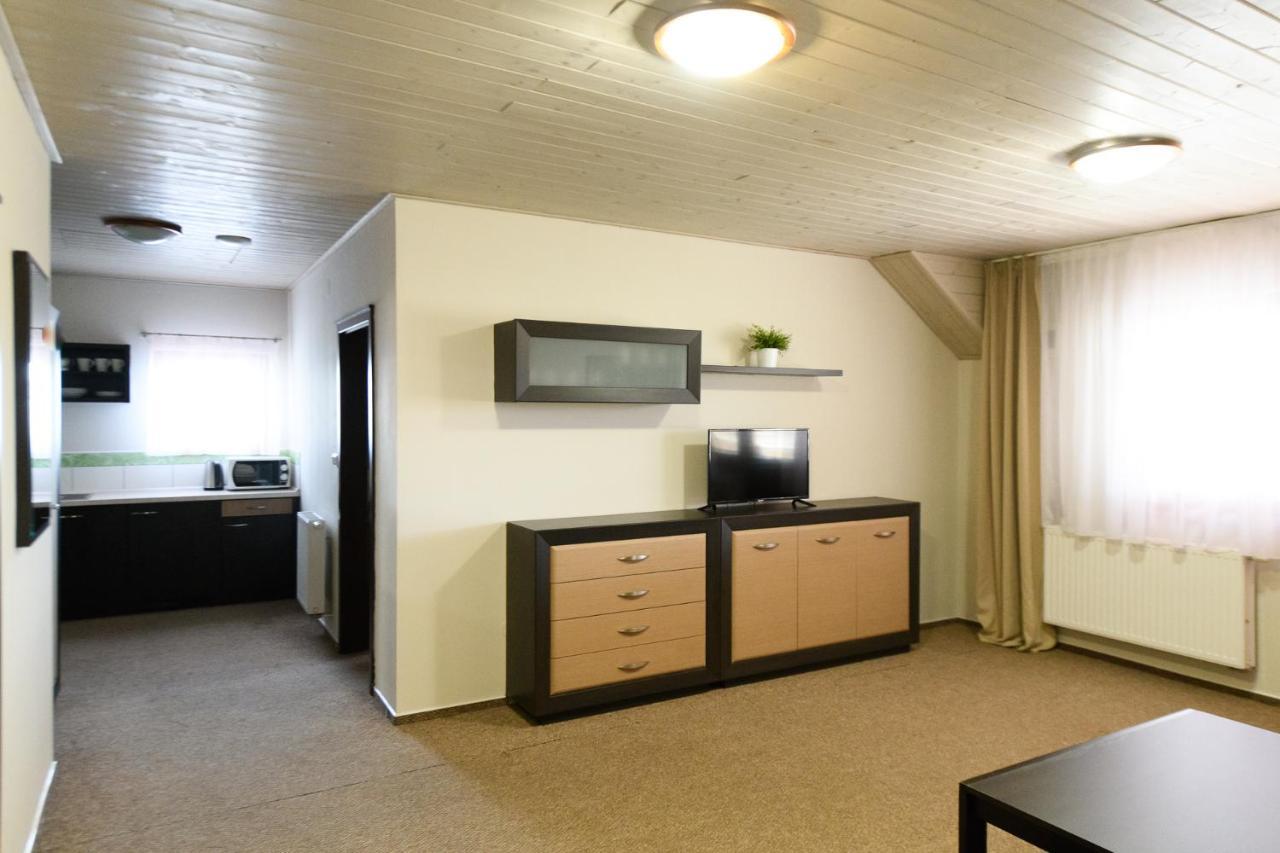 Hotel Vinarstvi U Kaplicky à Zaječí Extérieur photo