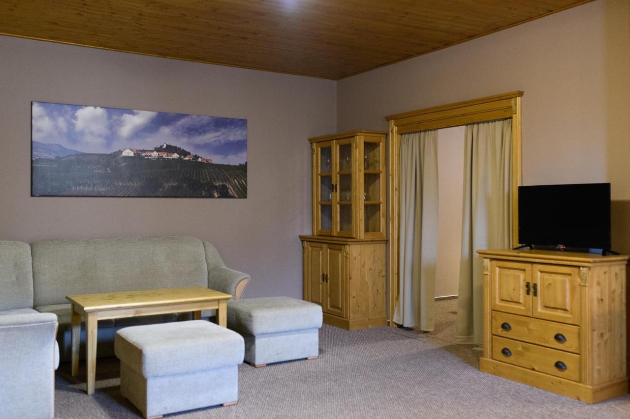 Hotel Vinarstvi U Kaplicky à Zaječí Extérieur photo