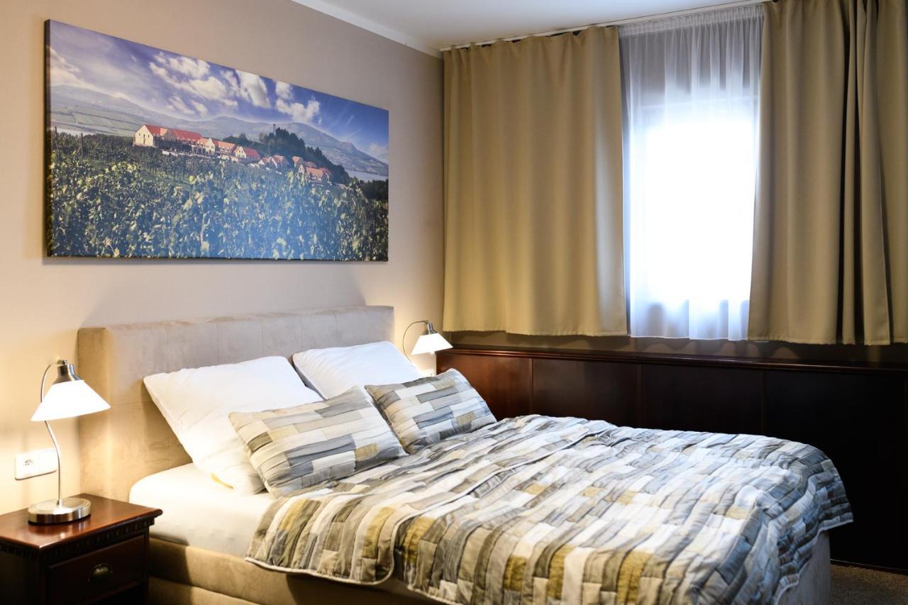 Hotel Vinarstvi U Kaplicky à Zaječí Extérieur photo