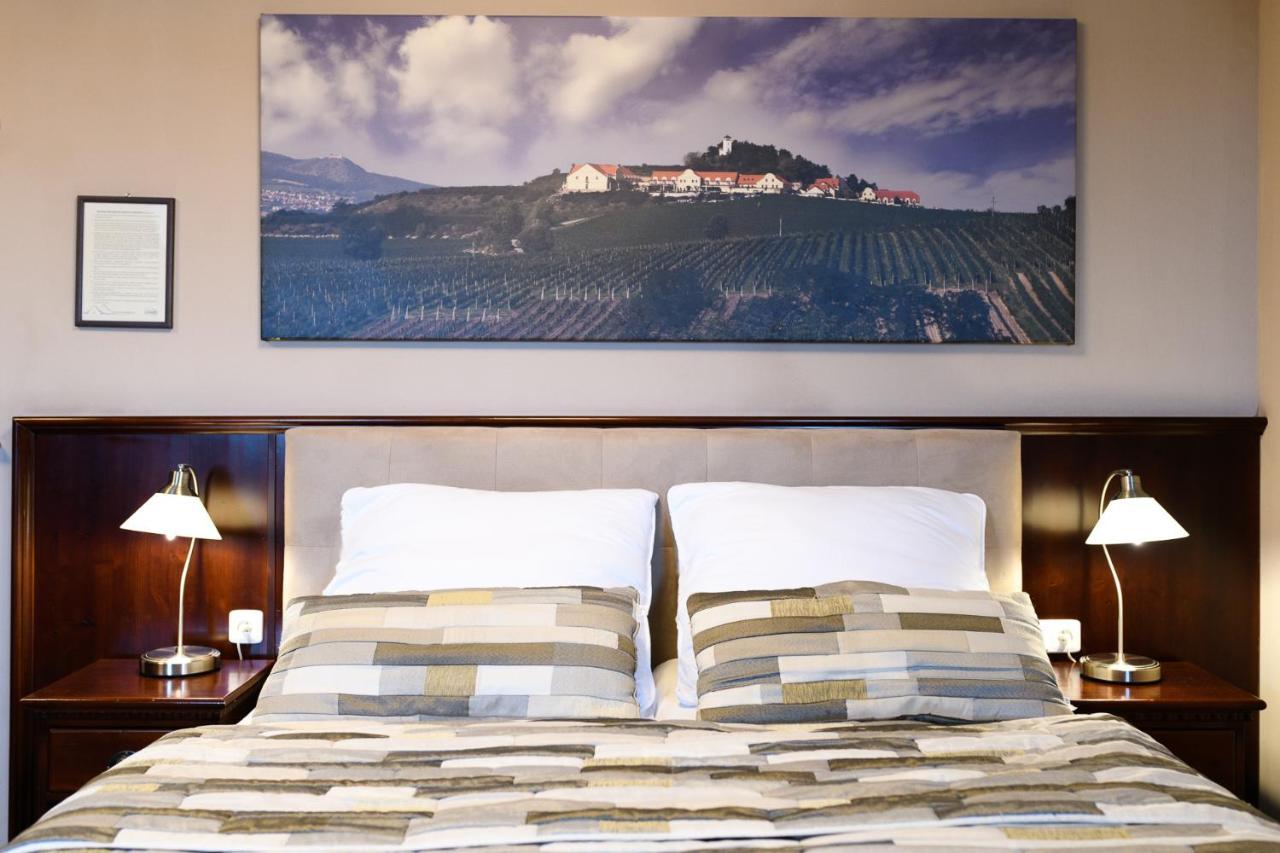 Hotel Vinarstvi U Kaplicky à Zaječí Extérieur photo