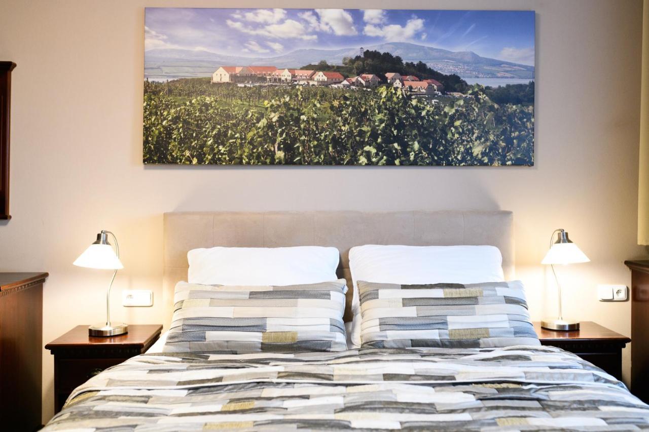 Hotel Vinarstvi U Kaplicky à Zaječí Extérieur photo