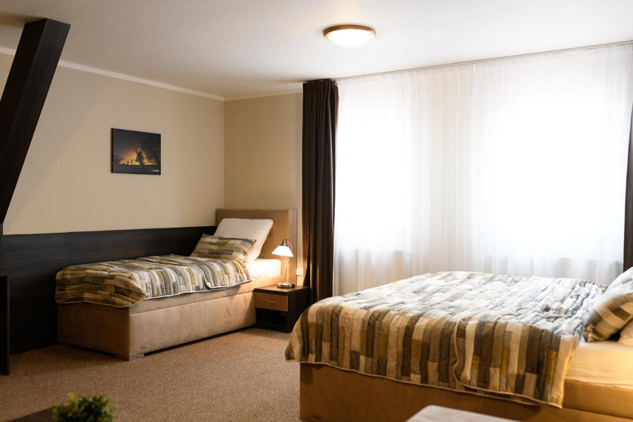 Hotel Vinarstvi U Kaplicky à Zaječí Extérieur photo