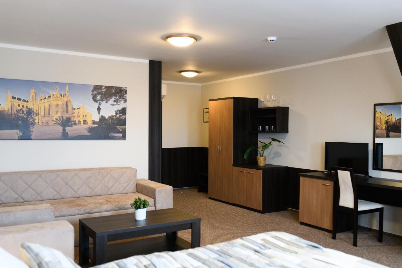 Hotel Vinarstvi U Kaplicky à Zaječí Extérieur photo
